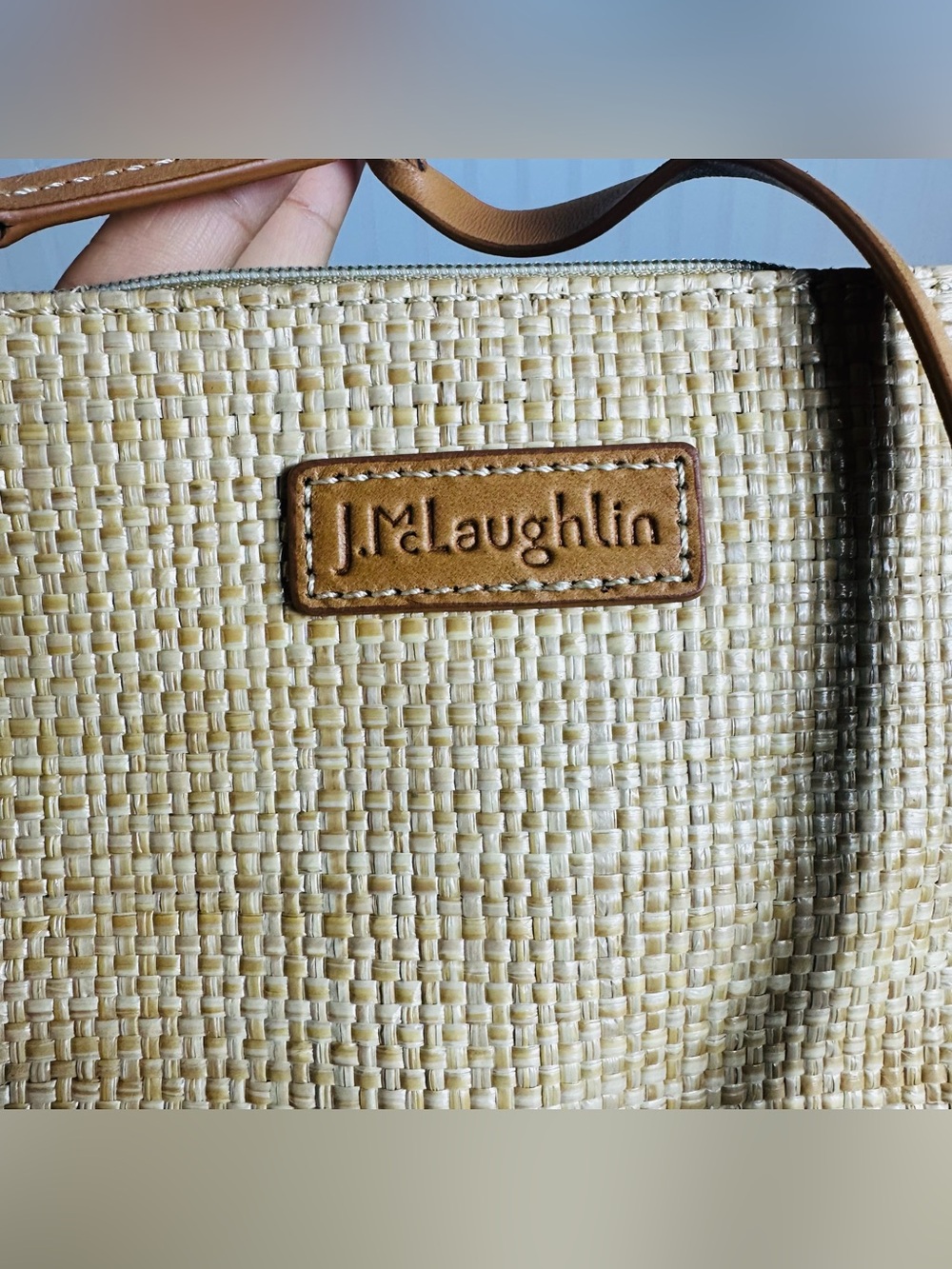 J. McLaughlin Small clutch or wristlet woven straw Leather patch Logo Zipper - Picture 2 of 11